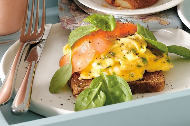 Scrambled eggs with smoked salmon
